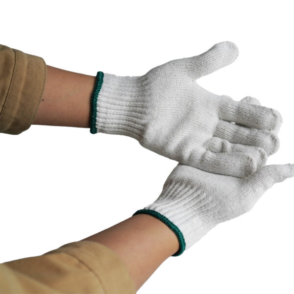 Cotton knitted gloves